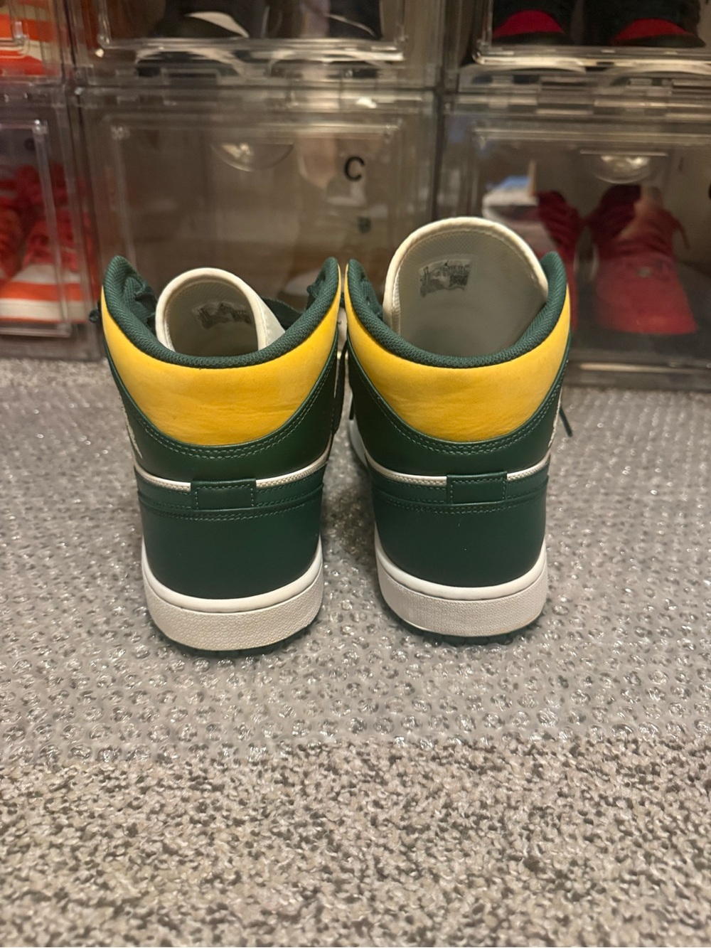 Jordan 1 Mid - Picture 4 of 7